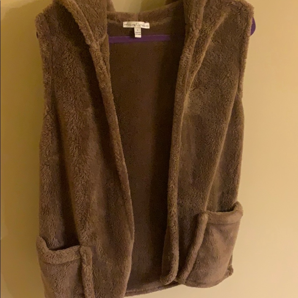 Hooded mocha fluffy vest